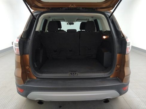 Used 2017 Ford Escape SE w/ SE Cold Weather Package AWD/4WD image 29