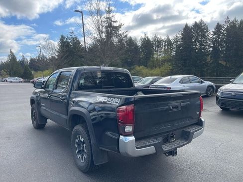 Used 2018 Toyota Tacoma TRD Off-Road AWD/4WD image 38