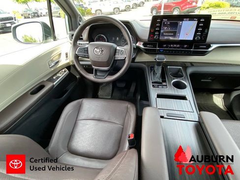 Used 2024 Toyota Sienna Platinum AWD/4WD image 30