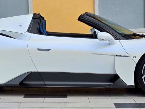 Used 2024 Maserati MC20 Cielo RWD image 32