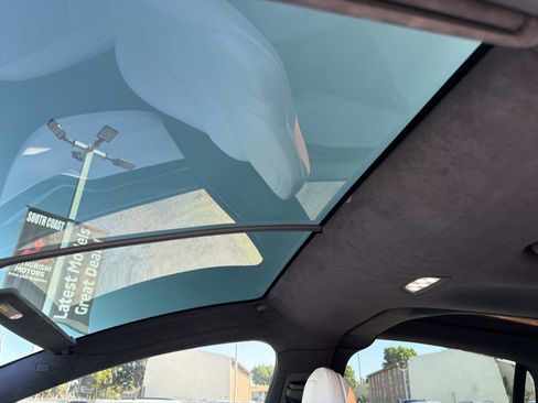 Used 2018 Tesla Model X 75D image 16