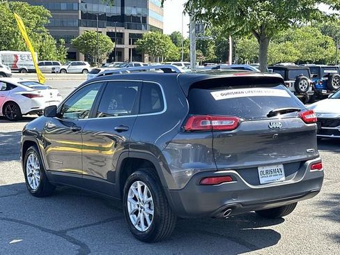 Used 2015 Jeep Cherokee Latitude w/ Cold Weather Group FWD image 5