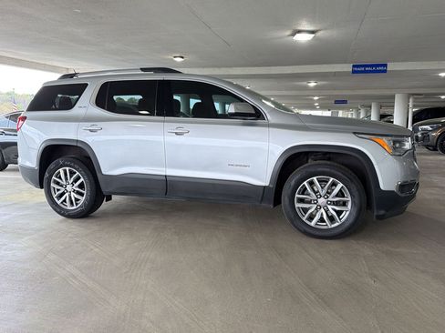 Used 2017 GMC Acadia SLE image 7