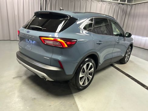 Used 2025 Ford Escape Platinum image 7