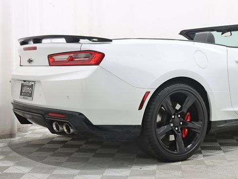 Used 2018 Chevrolet Camaro SS w/ LPO, Ground Effects Package image 11