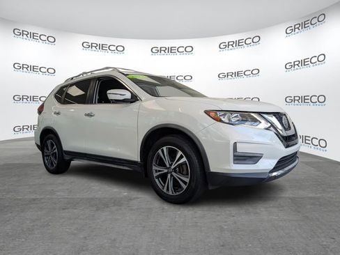 Used 2019 Nissan Rogue SV w/ Premium Package FWD image 1