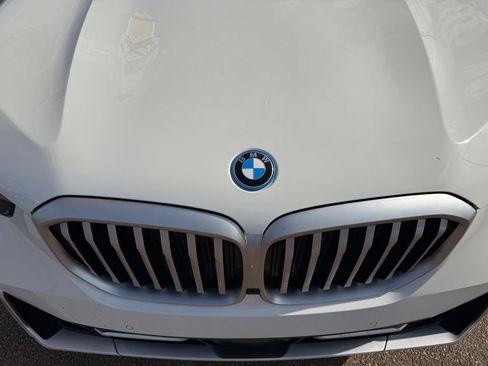 Used 2025 BMW X5 xDrive50e AWD/4WD image 12
