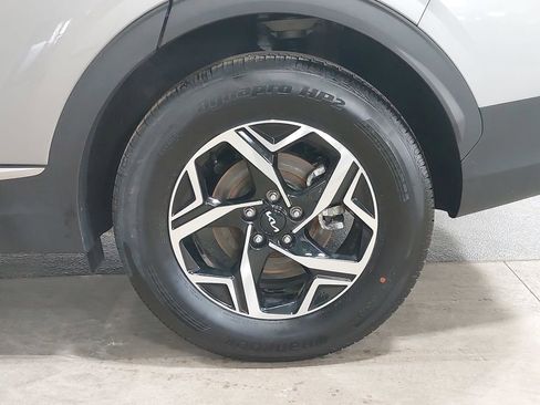 Used 2025 Kia Sportage LX image 32