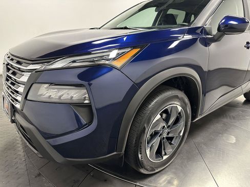 Used 2026 Nissan Rogue SV AWD/4WD image 7