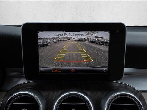 Used 2019 Mercedes-Benz GLC 300 4MATIC image 17