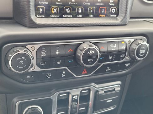 Used 2023 Jeep Gladiator Sport AWD/4WD image 21