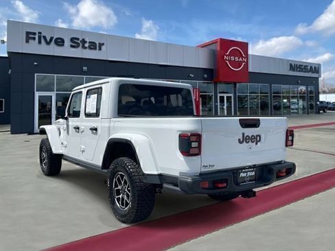 Used 2025 Jeep Gladiator Rubicon w/ Convenience Group AWD/4WD image 4
