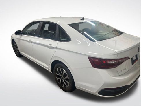 Used 2023 Volkswagen Jetta S image 4