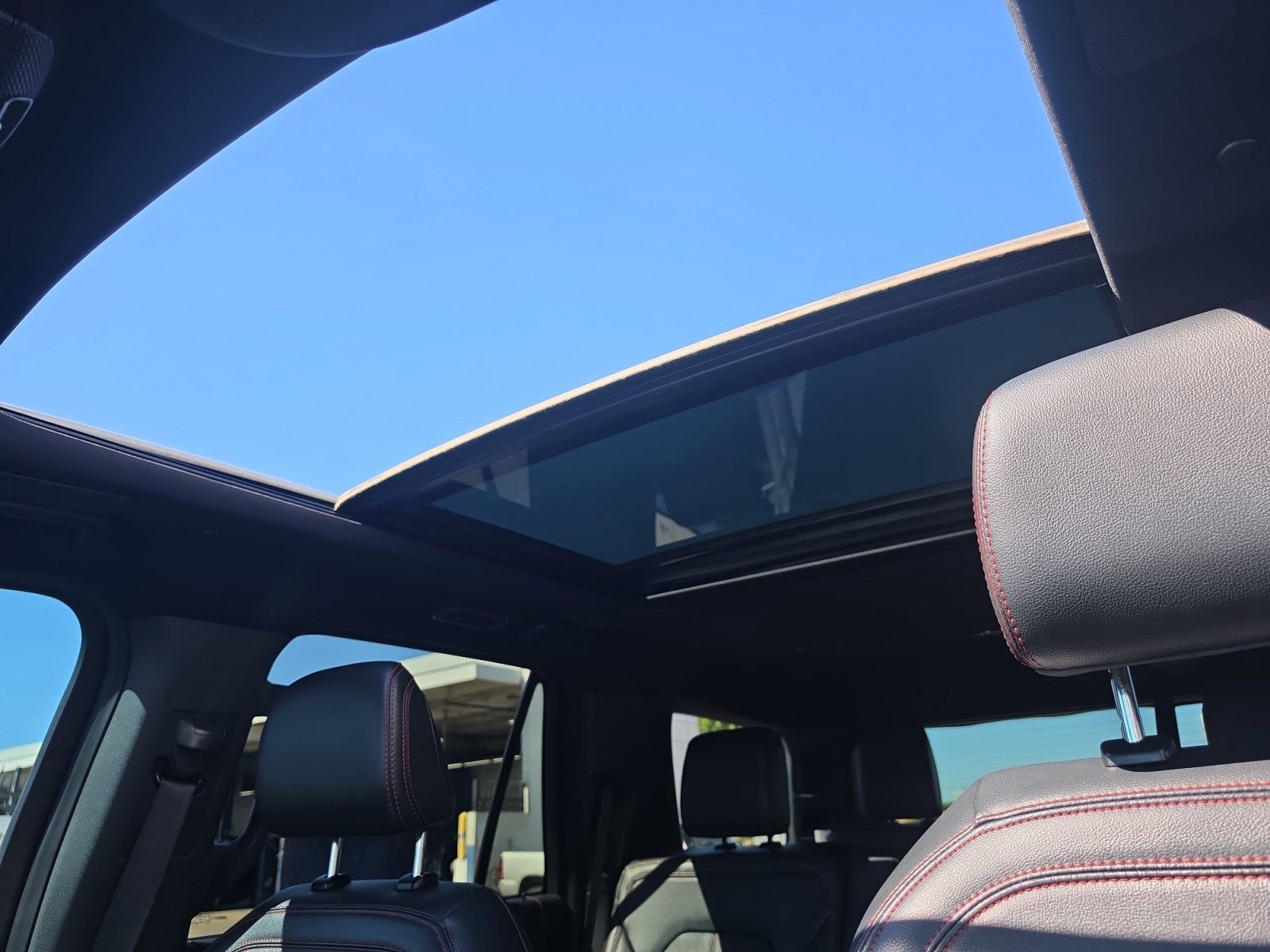 Used 2024 Ford Expedition Limited AWD/4WD image 21