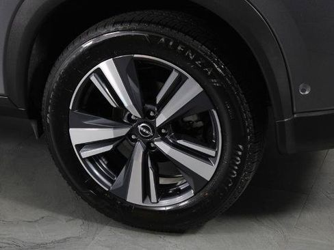 Certified 2026 Nissan Rogue SL FWD image 15