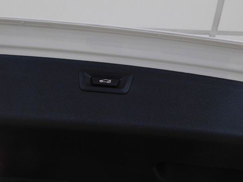 Used 2019 BMW 330i xDrive Wagon AWD/4WD image 80