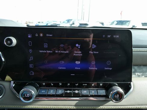 Certified 2024 Chevrolet Colorado ZR2 w/ ZR2 Convenience Package III image 31