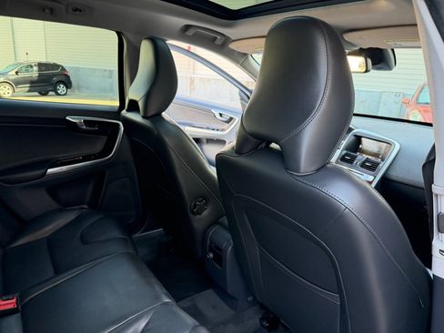 Used 2015 Volvo XC60 T6 Premier Plus AWD/4WD image 21
