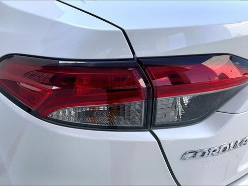 Used 2025 Toyota Corolla XLE FWD image 25
