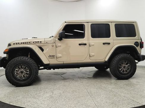 Used 2022 Jeep Wrangler Unlimited Rubicon w/ Trailer Tow Package AWD/4WD image 2