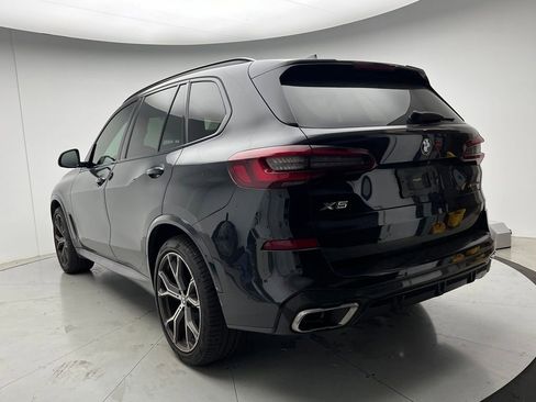 Certified 2022 BMW X5 xDrive40i w/ M Sport Package AWD/4WD image 3