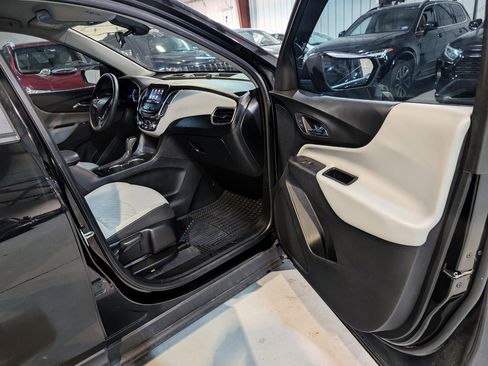 Used 2020 Chevrolet Equinox LS image 28