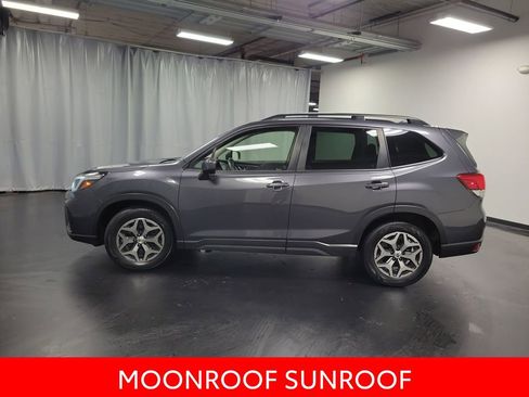 Used 2021 Subaru Forester Premium AWD/4WD image 5
