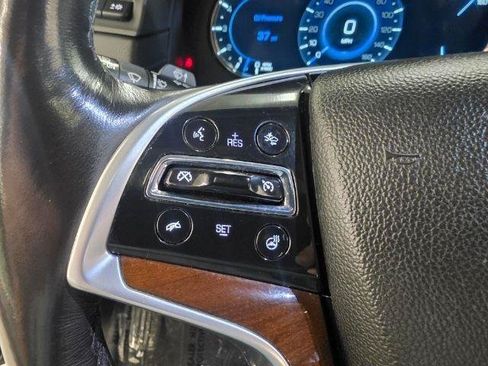 Used 2018 Cadillac Escalade ESV Luxury AWD/4WD image 11