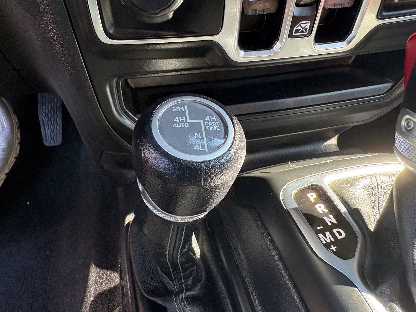 Used 2024 Jeep Wrangler Unlimited w/ Dual Top Group AWD/4WD image 10