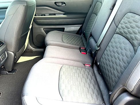 New 2026 Nissan Pathfinder SV w/ SV Premium Package FWD image 16