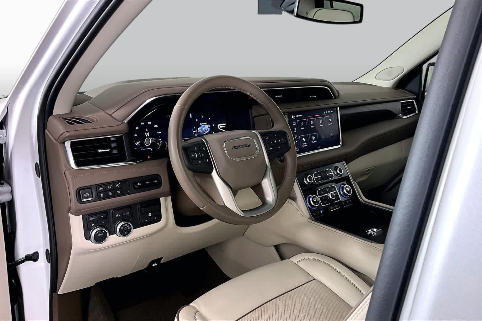 Used 2023 GMC Yukon Denali w/ Max Trailering Package AWD/4WD image 16