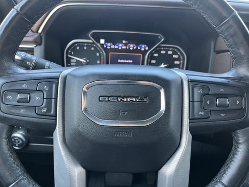 Used 2021 GMC Yukon XL Denali w/ Denali Premium Package image 11