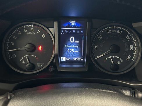 Used 2019 Toyota Tacoma TRD Off-Road image 12