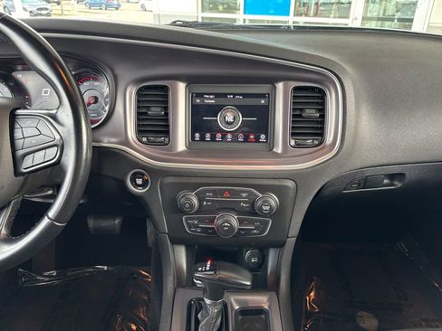 Used 2021 Dodge Charger SXT w/ Blacktop Package image 13