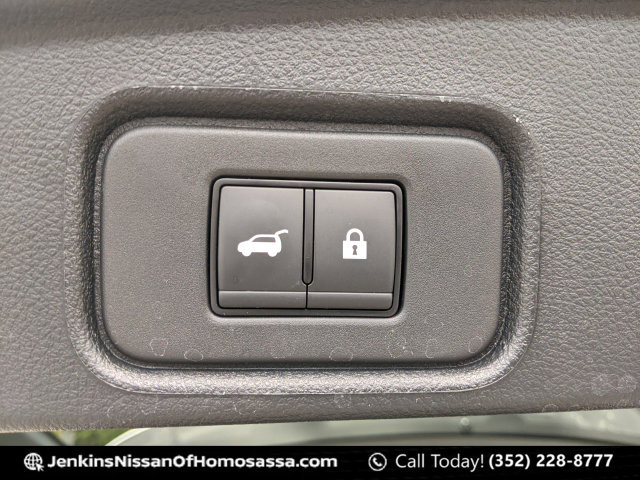 Used 2025 Nissan Pathfinder SV w/ SV Premium Package FWD image 22