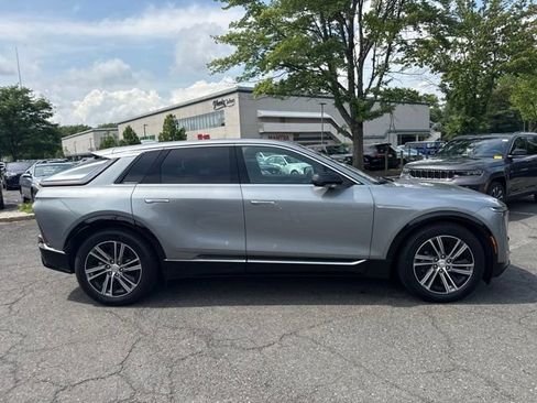 Used 2024 Cadillac Lyriq Luxury w/ LPO, Floor Liner Package AWD/4WD image 18