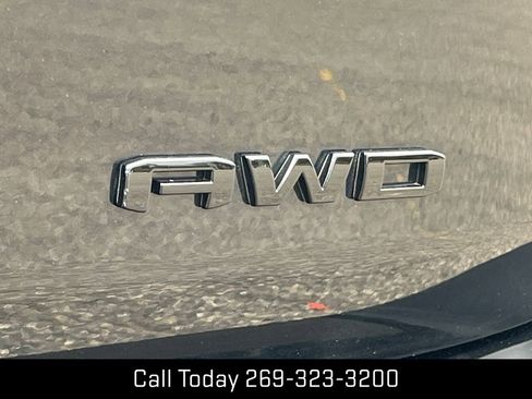 Certified 2023 GMC Terrain SLE w/ Driver Convenience Package AWD/4WD image 10