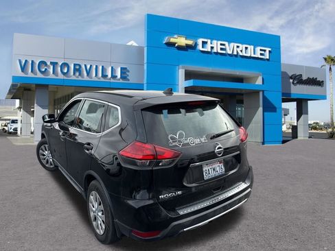Used 2017 Nissan Rogue S image 6