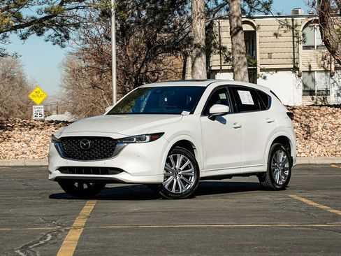 Used 2023 MAZDA CX-5 Signature image 1
