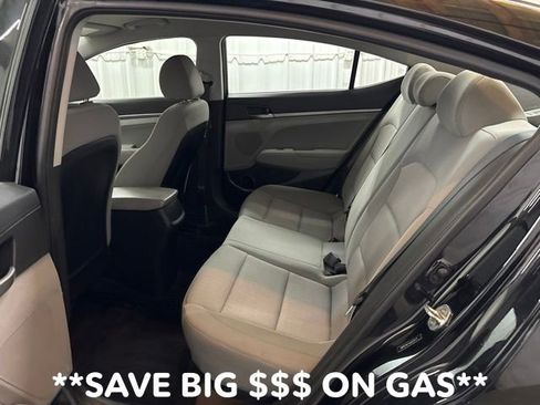 Used 2018 Hyundai Elantra SE FWD image 14