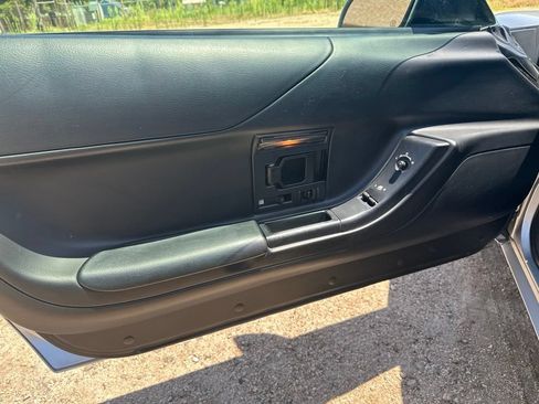 Used 1996 Chevrolet Corvette Convertible RWD image 12