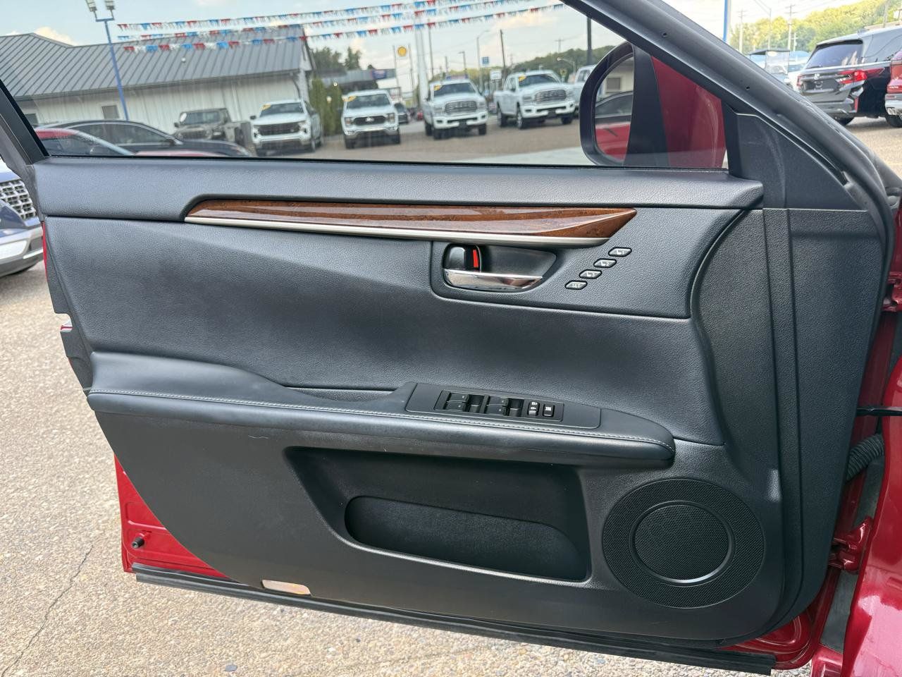 Used 2014 Lexus ES 350 w/ Luxury Package FWD image 15