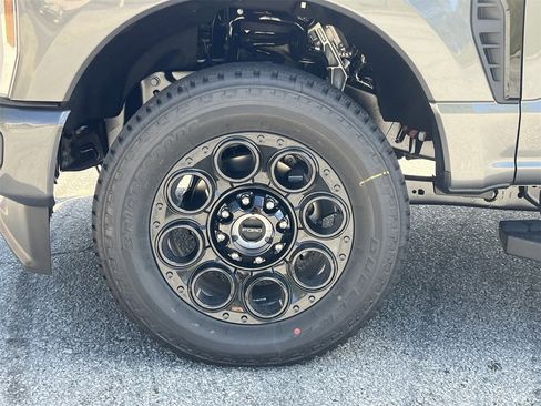 New 2026 Ford F250 Lariat w/ Black Appearance Package image 37