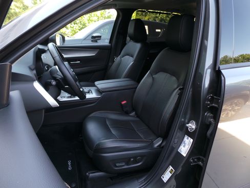 Certified 2024 MAZDA CX-90 Plug-In Hybrid w/ Preferred AWD/4WD image 8