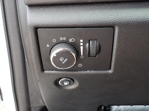 Used 2022 Jeep Grand Cherokee Laredo X AWD/4WD image 17
