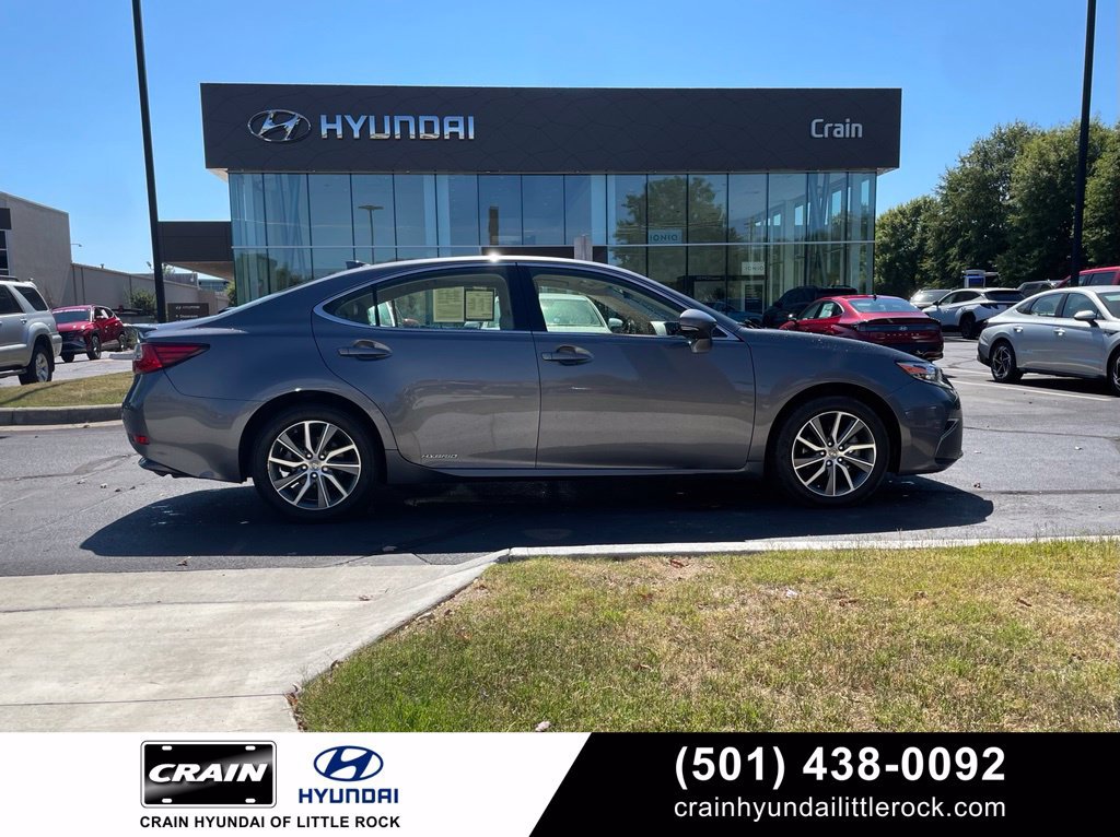 Used 2016 Lexus ES 300h w/ Luxury Package w/Wood Trim FWD image 1