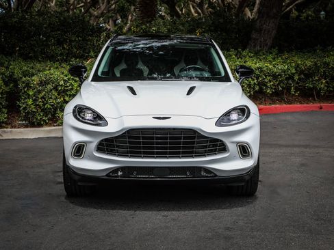 Used 2022 Aston Martin DBX AWD/4WD image 5