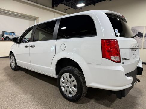 Used 2019 Dodge Grand Caravan SE FWD image 20