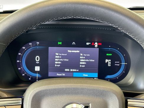 Used 2023 Volvo XC40 Recharge Ultimate image 12