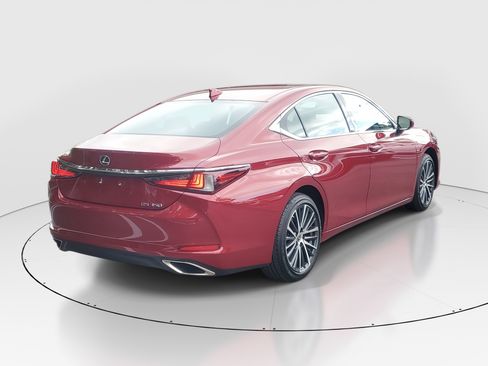 Used 2025 Lexus ES 350 w/ Premium Package image 7